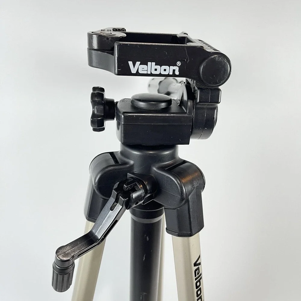 Velbon Videomate 400 Aluminum Adjustable Camara Tripod Ext. 5 Feet  With Panhead